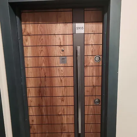 Bella Winterhouse Kopaonik